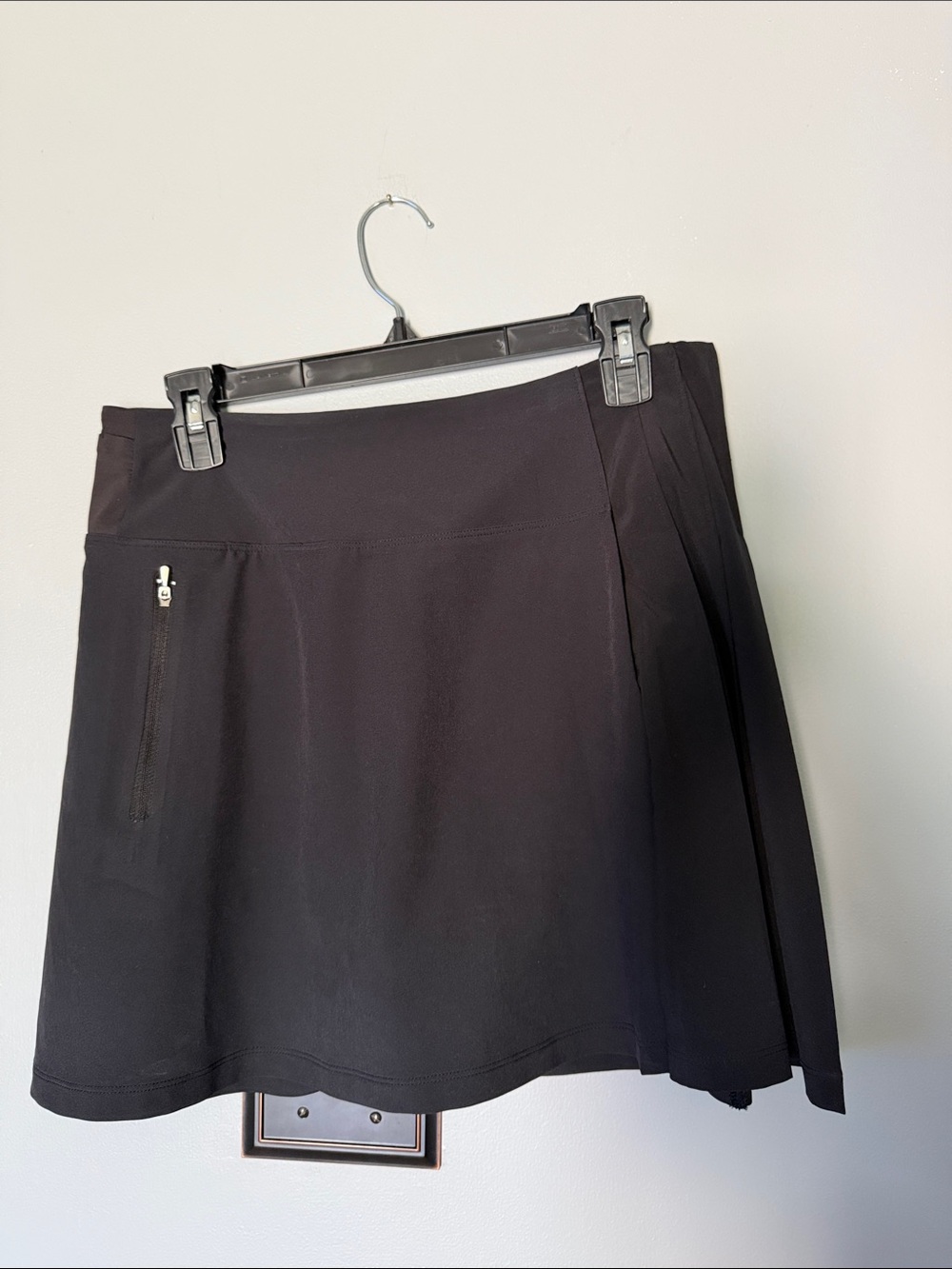 Black Athleta Fairaway Pleated Skort with Zip Pocket